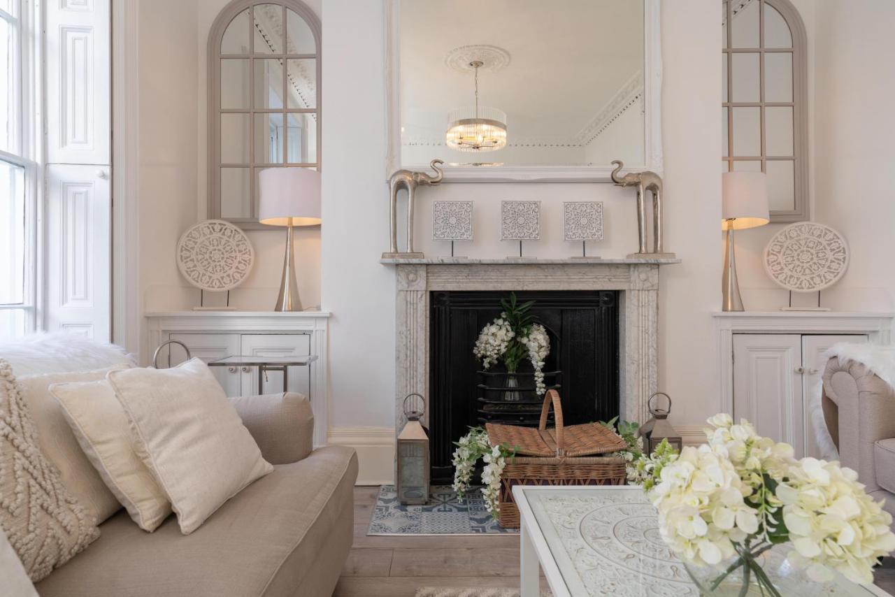 Gloucester Place Townhouse With Hot Tub! Cheltenham Bagian luar foto